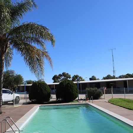 Capri Motel Balranald Esterno foto