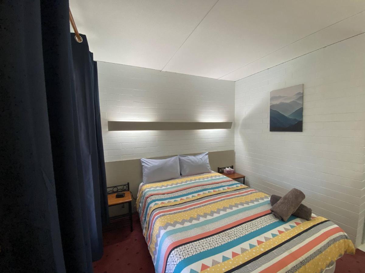 Capri Motel Balranald Esterno foto