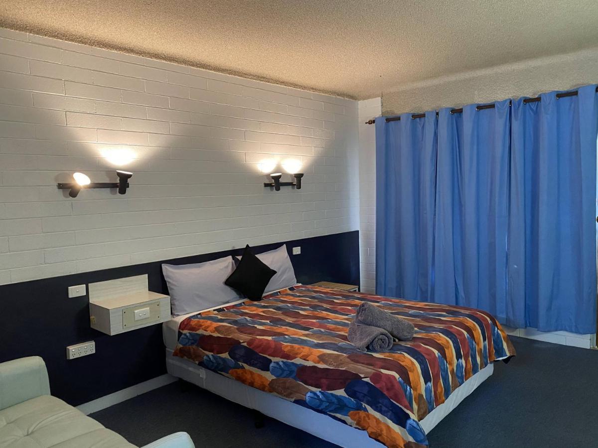 Capri Motel Balranald Esterno foto