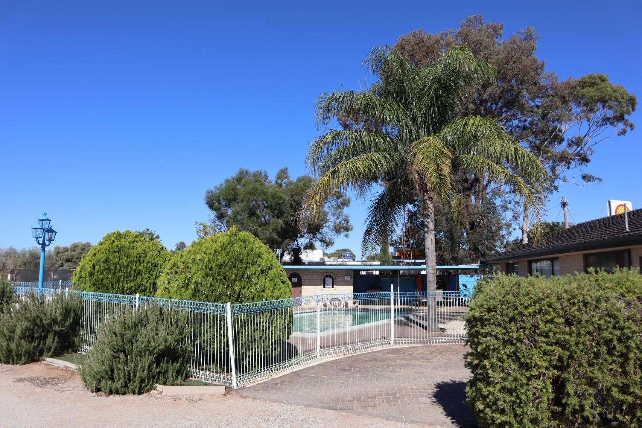 Capri Motel Balranald Esterno foto