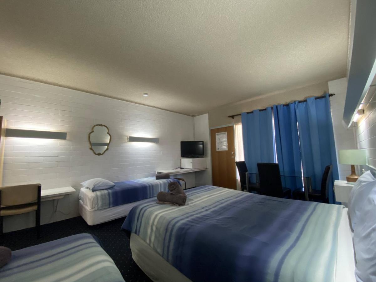 Capri Motel Balranald Esterno foto