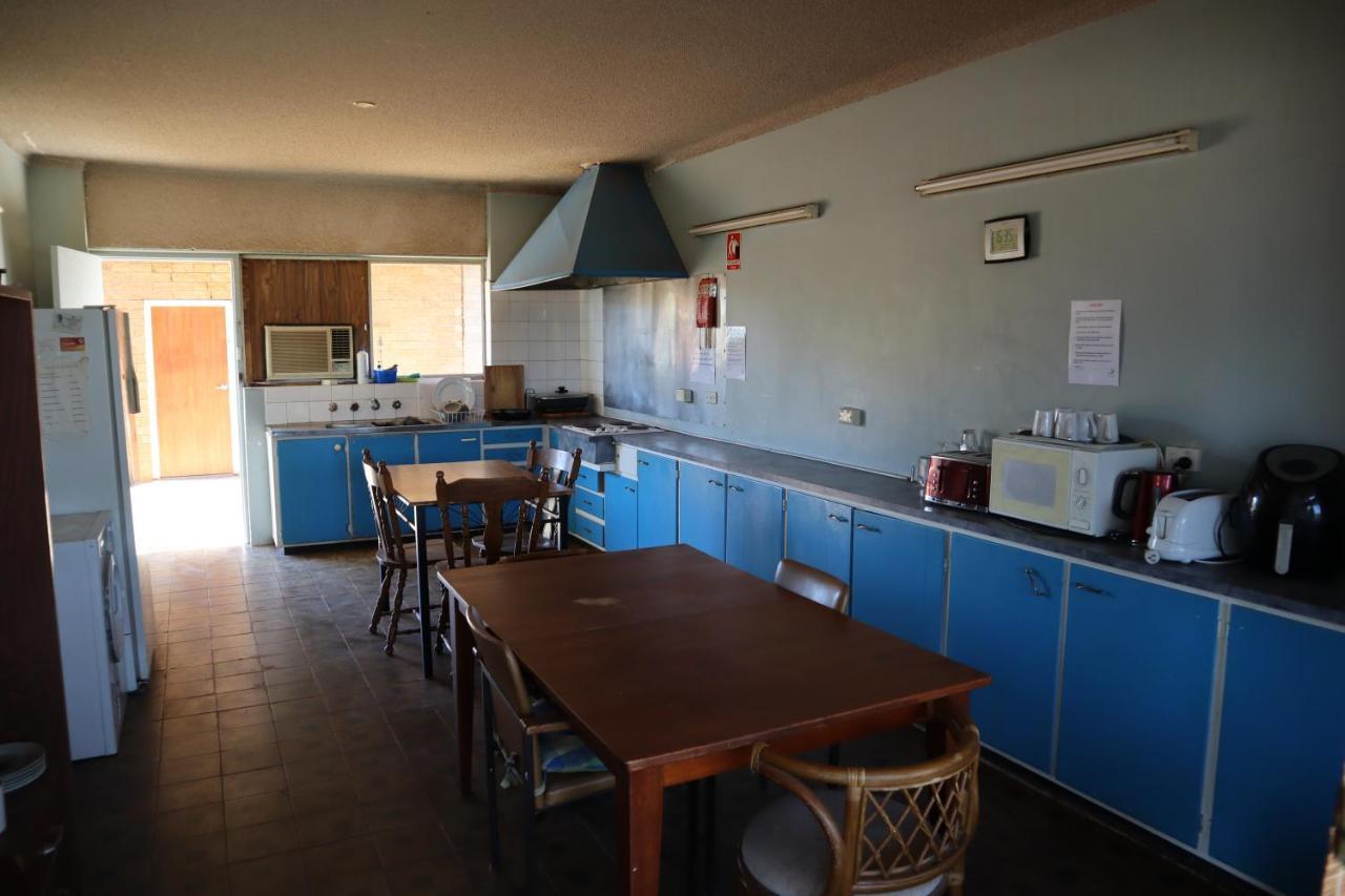Capri Motel Balranald Esterno foto