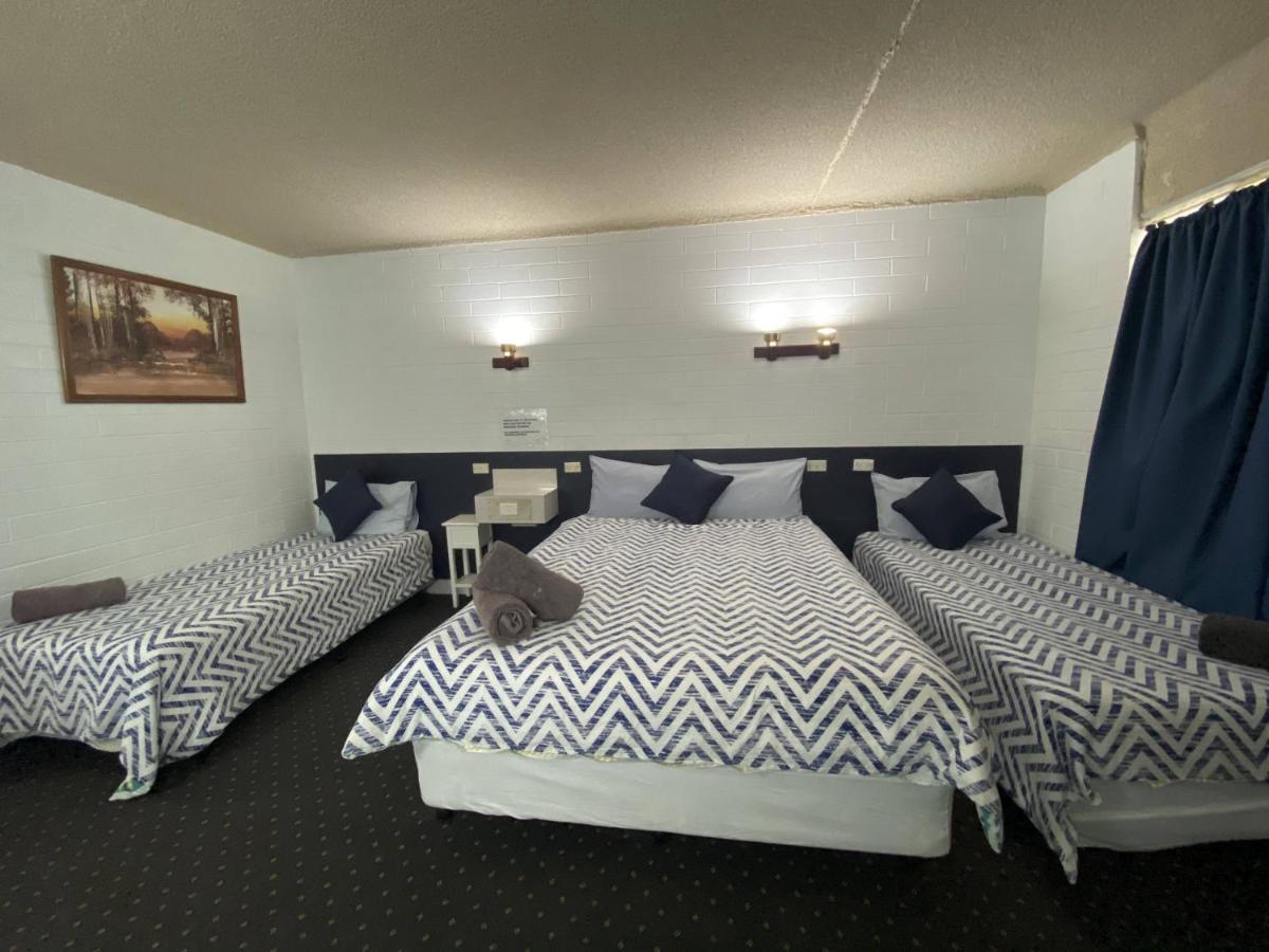 Capri Motel Balranald Esterno foto