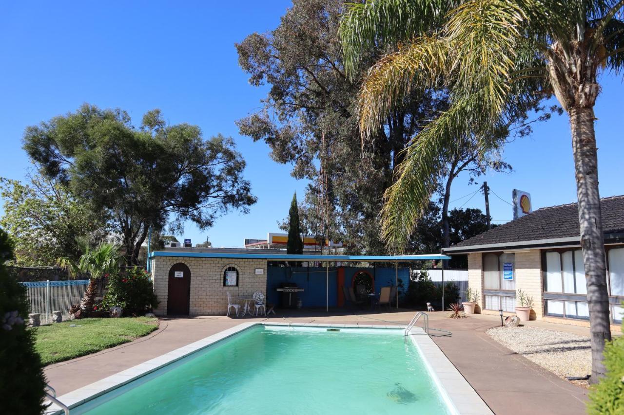 Capri Motel Balranald Esterno foto